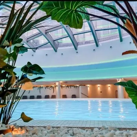 Hanza Tower 24 Pool & Sauna & Jacussi Daire